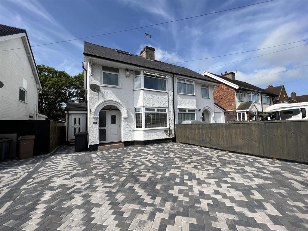 Fishers Lane, Pensby, Wirral 3 bed semidetached house £299,950