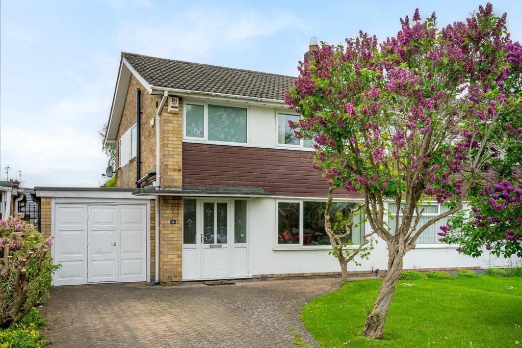 Vanbrugh Drive, Badger Hill, York 3 bed semidetached house for sale