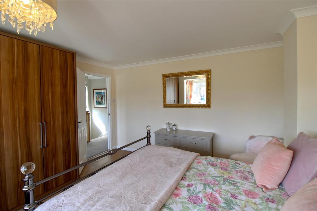 Bedroom 1 alt 2.jpg
