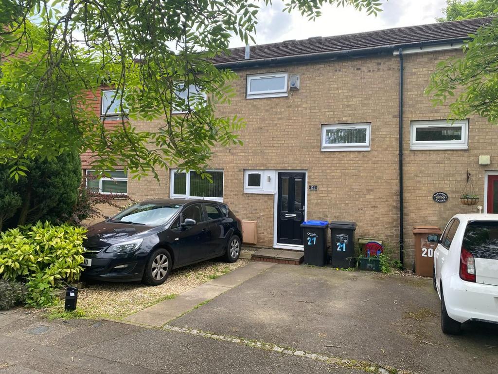Barnhill Square, Southfields, Northampton NN3 3 bed terraced house for