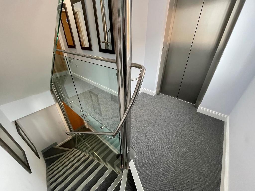 STAIRS &amp; LIFT ACCESS
