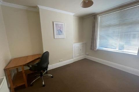 3 bedroom terraced house to rent - Hartopp Road, Leicester