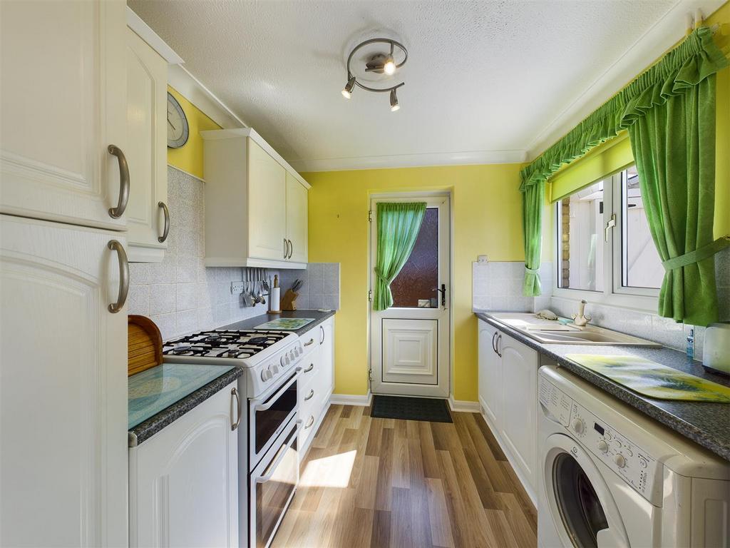 Kitchen: