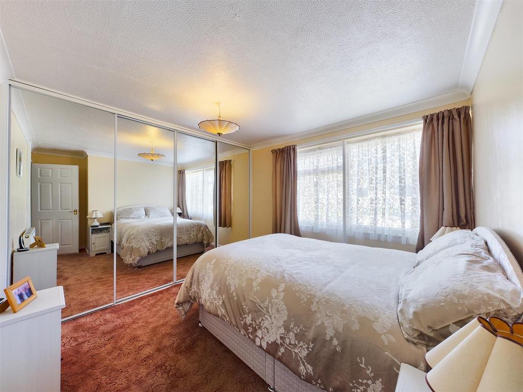Bedroom: