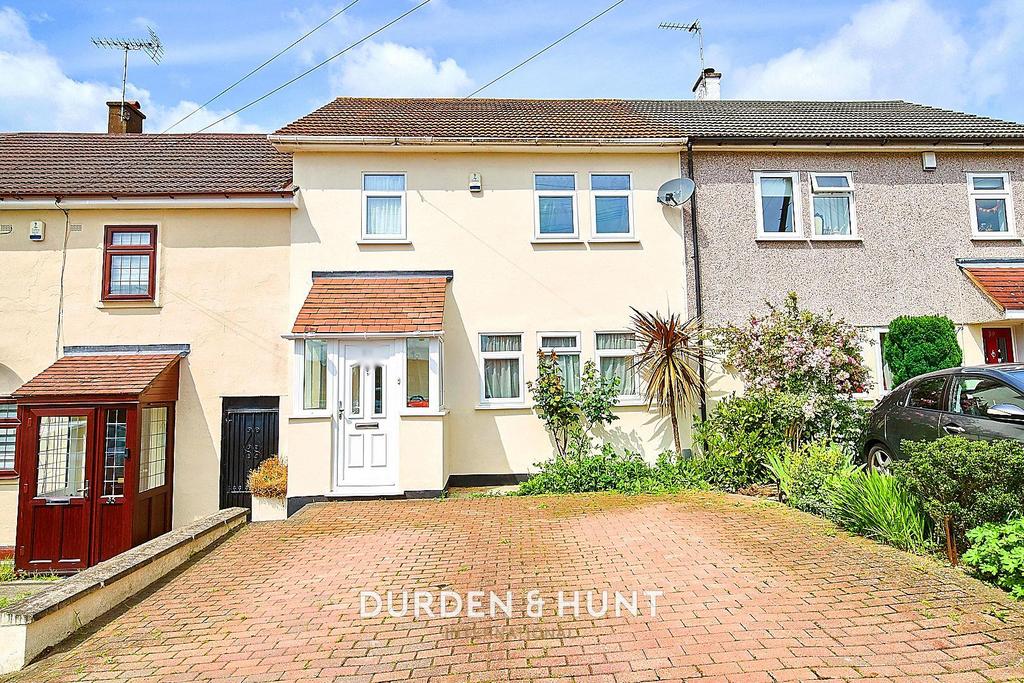 Grosvenor Drive, Loughton, IG10 3 bed terraced house for sale £550,000