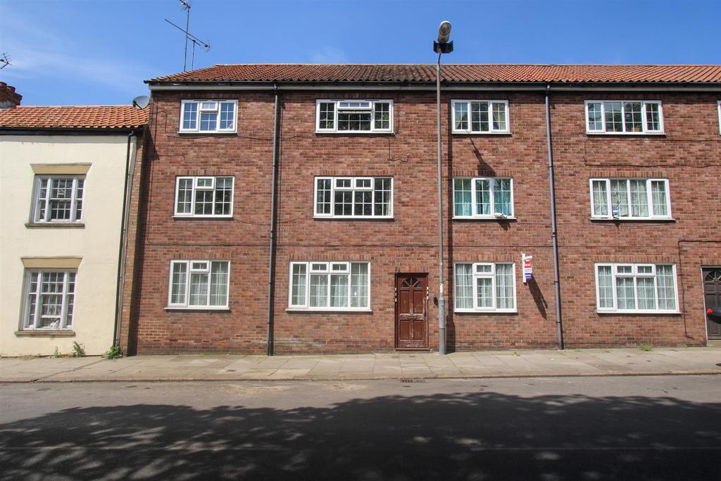 Kirkgate, Bridlington 2 bed flat for sale £75,000