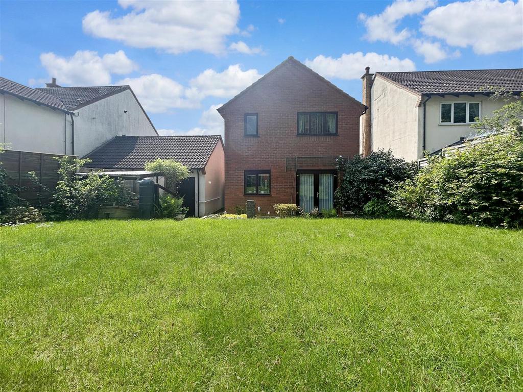Eagle Close, Kingsteignton, Newton Abbot 3 bed detached house for sale