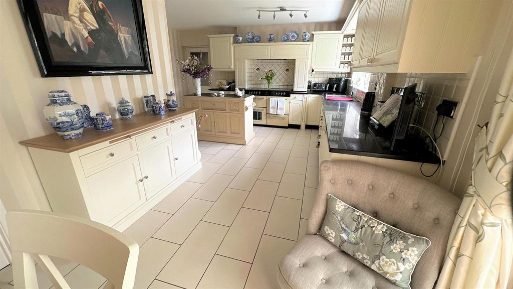 Axminster Close, Horestone Grange 4 bed detached house for sale £425,000