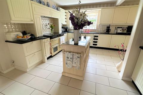 4 bedroom detached house for sale, Axminster Close, Horestone Grange