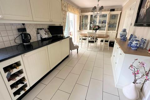 4 bedroom detached house for sale, Axminster Close, Horestone Grange