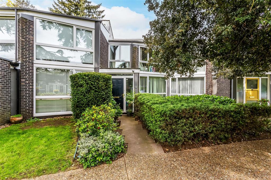 Templemere, Weybridge 3 bed terraced house £530,000