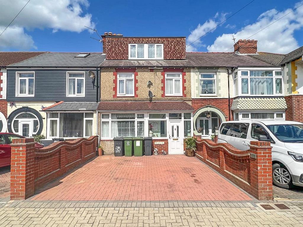 Chatsworth Avenue, Cosham 5 bed terraced house for sale £425,000