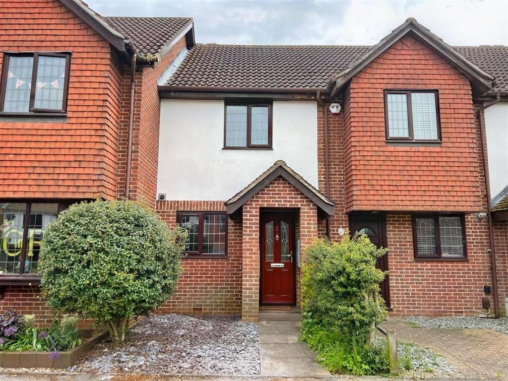 Armstrong Close, WaltonOnThames 2 bed terraced house for sale £400,000