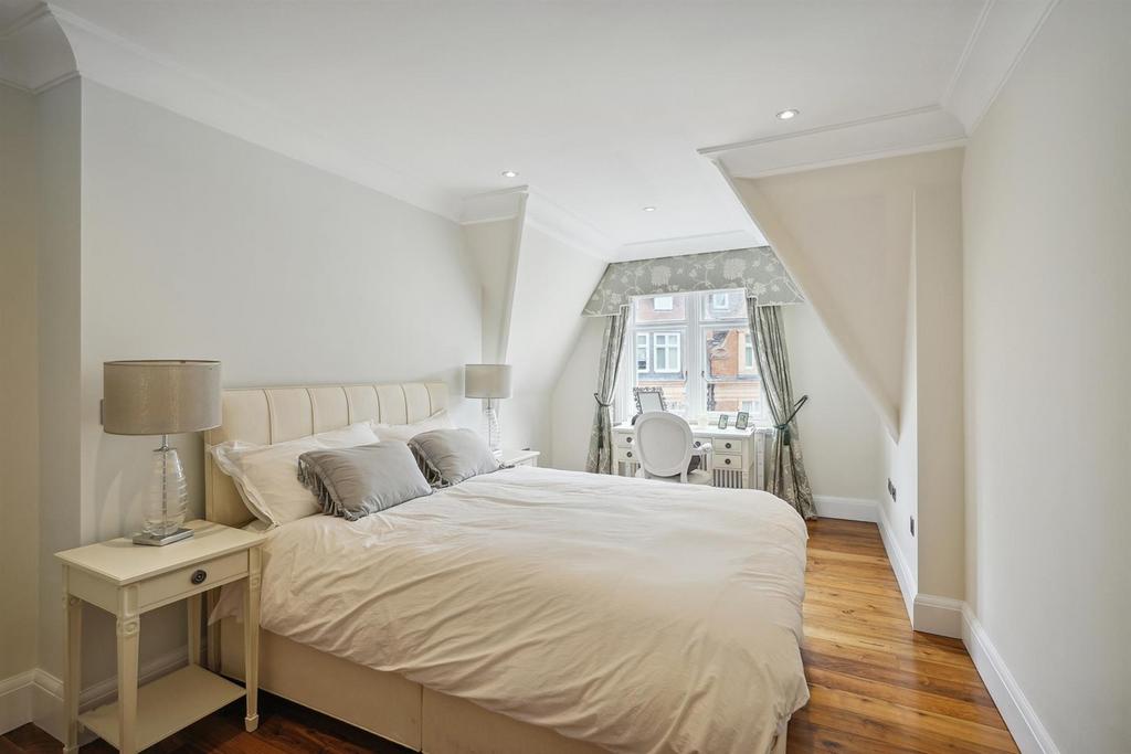 4, Herbert Crescent  (7).jpg