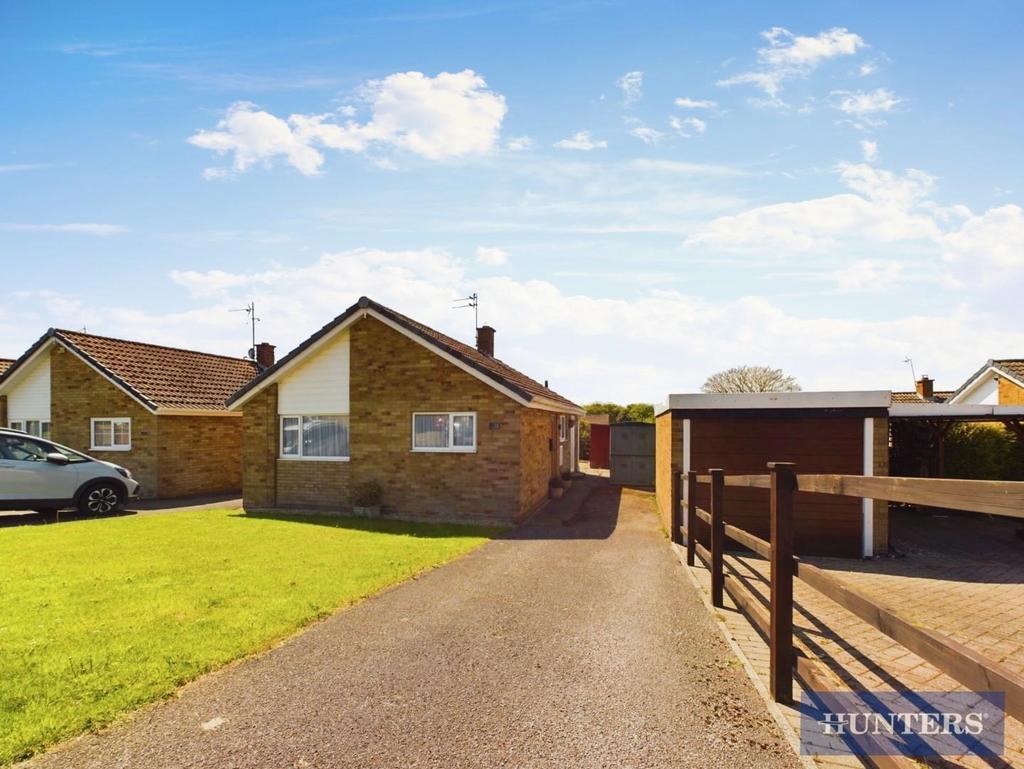 Alton Road, Bridlington, East Riding of Yorkshire 2 bed detached bungalow for sale £200,000
