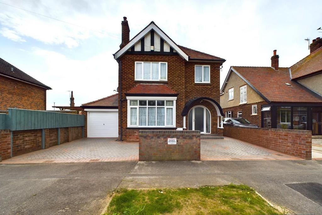 St. James Road, Bridlington 3 bed detached house for sale £310,000