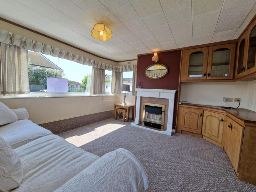 Sixth Avenue, Shaw Trailer Park, Harrogate, HG2 7PP 2 bed park home £