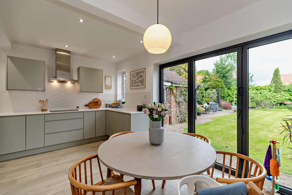 The Crescent, Kexby, York, North Yorkshire 3 bed semidetached house
