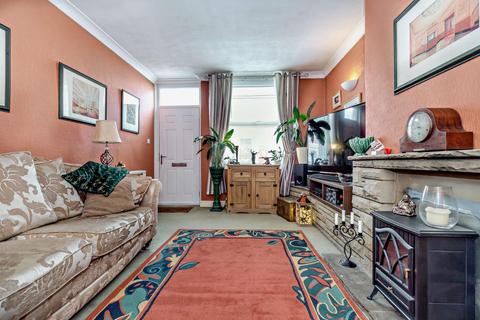 35 Avenue Grove, Harrogate, HG2 7PD