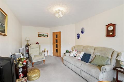 1 bedroom apartment for sale - Roslyn Court, Lisle Lane, Ely, Cambridgeshire, CB7 4FA