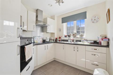 1 bedroom apartment for sale - Roslyn Court, Lisle Lane, Ely, Cambridgeshire, CB7 4FA