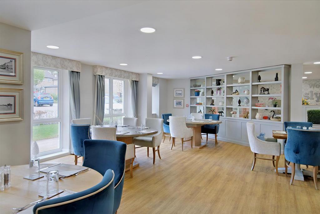 8545467-interior12-800.JPG