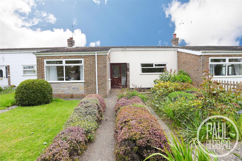 Lloyds Avenue, Kessingland, Lowestoft 3 bed terraced bungalow £210,000