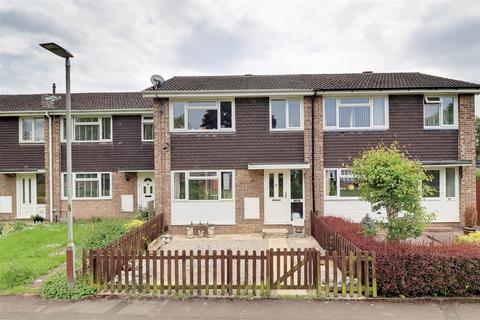 3 bedroom terraced house for sale - Curlew Road, Abbeydale, Gloucester