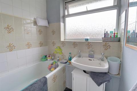 168 Curlew Road, Abbeydale, Gloucester, GL4 4TE