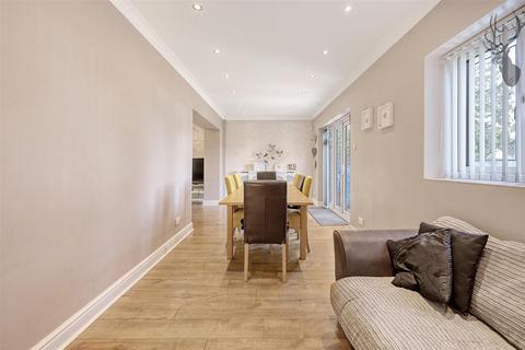 4 bedroom house for sale, Valley Side, Chingford E4