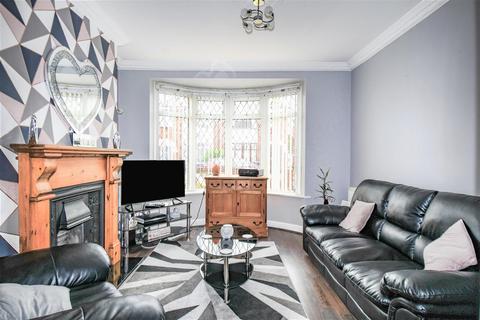 3 bedroom semi-detached house for sale - Kingsley Avenue, Hull