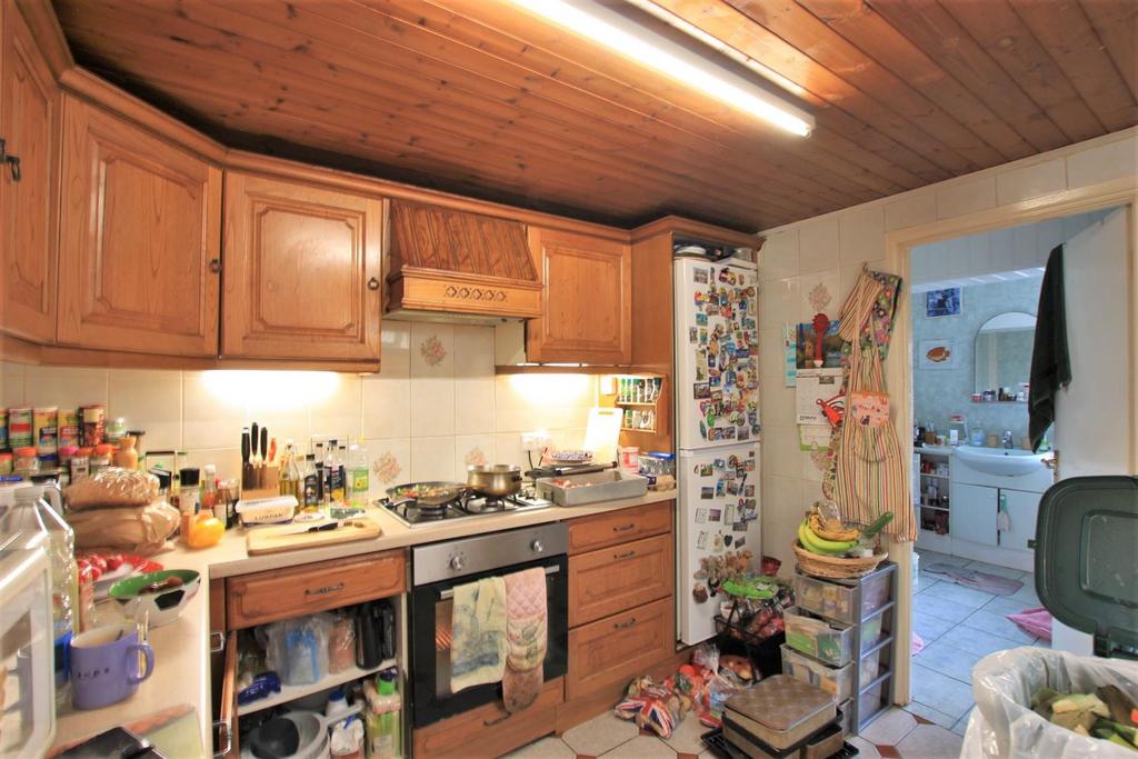 Cambridge Road, Hounslow TW4 3 bed terraced house for sale £425,000