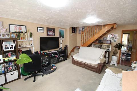 143 Hunter Drive, Bletchley, Milton Keynes, MK2 3NG
