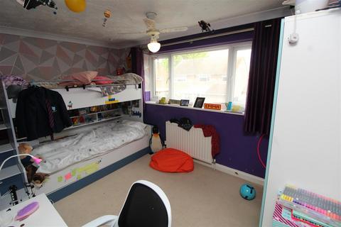 143 Hunter Drive, Bletchley, Milton Keynes, MK2 3NG