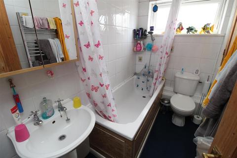 143 Hunter Drive, Bletchley, Milton Keynes, MK2 3NG