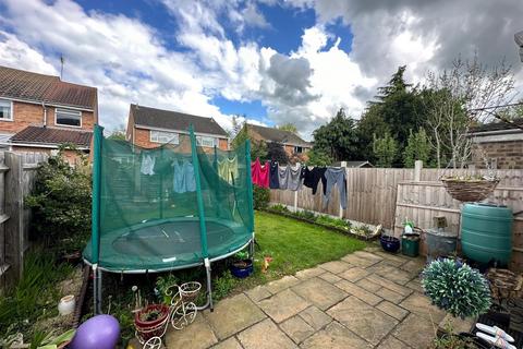 143 Hunter Drive, Bletchley, Milton Keynes, MK2 3NG
