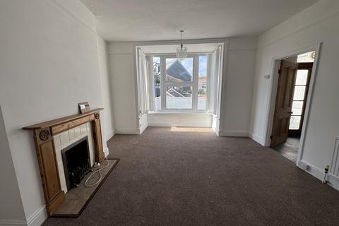2 bedroom apartment to rent, Chapel Street, Penzance