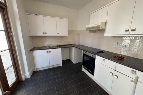 2 bedroom apartment to rent, Chapel Street, Penzance
