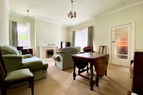 4 bedroom end of terrace house for sale - Elmfield Road, Birkby, Huddersfield