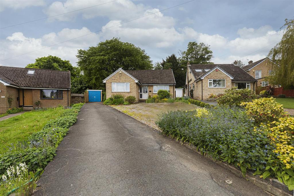 Dartmouth Avenue, Almondbury 2 bed detached bungalow for sale £265,000