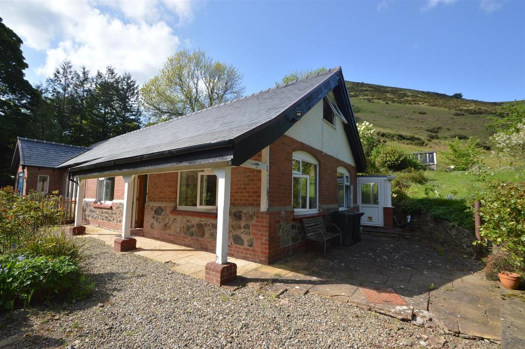 Bodbury, Carding Mill Valley, Church Stretton, SY6 6JG 4 bed semi