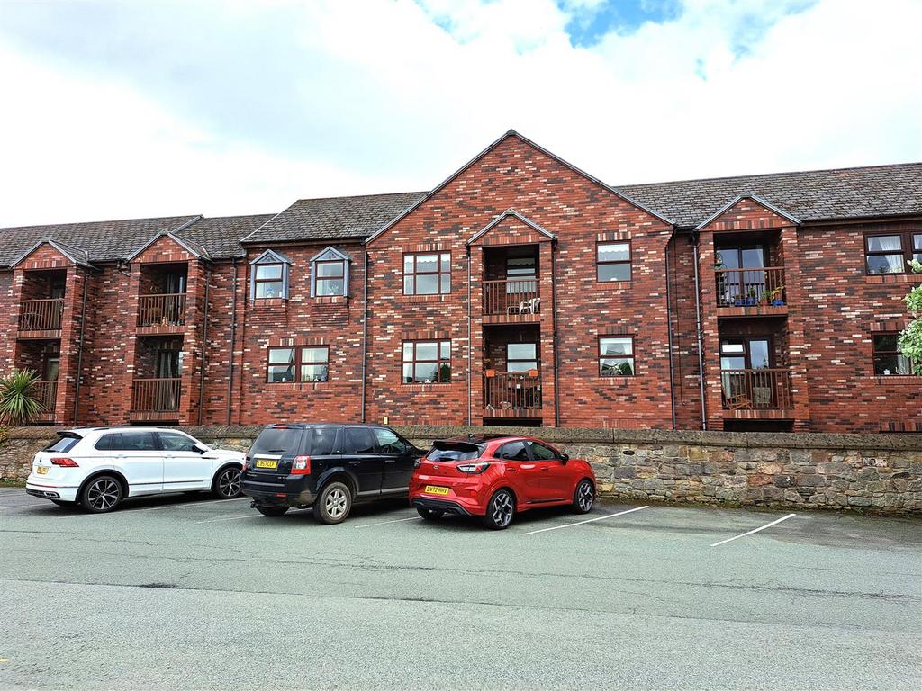 Roft Street, Oswestry 2 bed apartment for sale £93,500