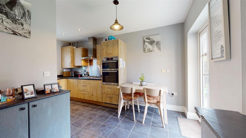 Kitchen dining room