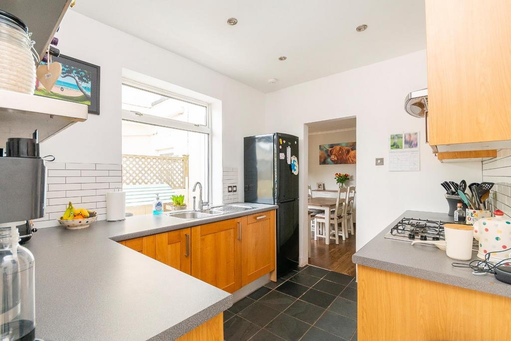 DAORHGIELNOVA98 - Kitchen A.jpg