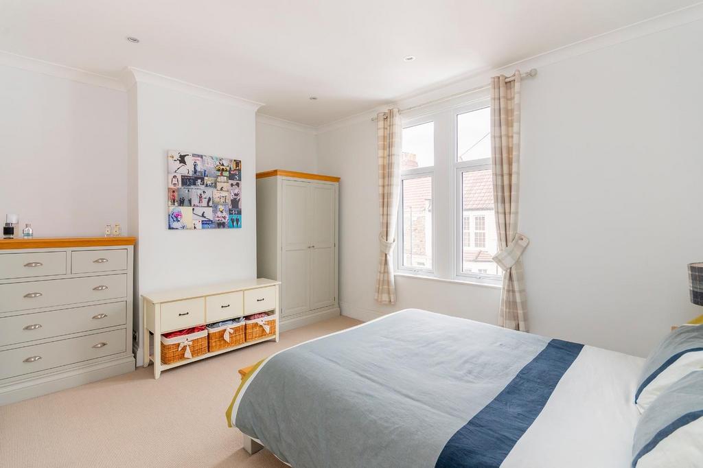 DAORHGIELNOVA98 - Bedroom F.jpg