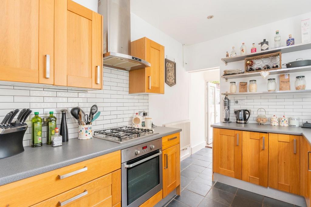 DAORHGIELNOVA98 - Kitchen B.jpg