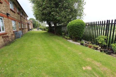 2 bedroom retirement property for sale - Riverside Court, North Chingford