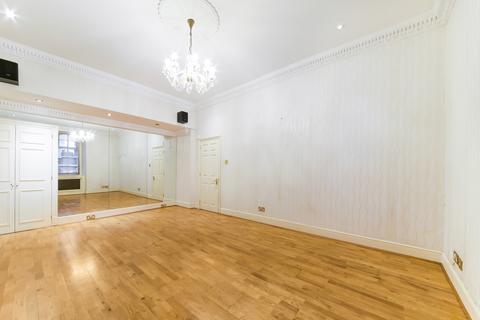 4 bedroom flat to rent, Queen's Gate, SW7