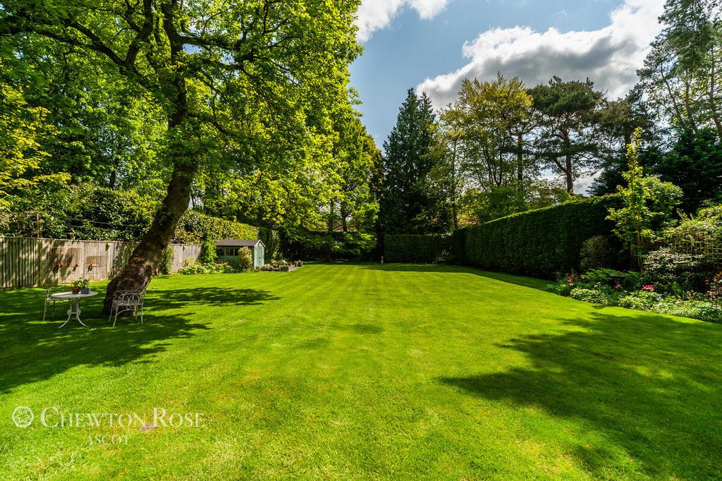 Ravensdale Road, Ascot 5 bed detached house for sale £2,750,000