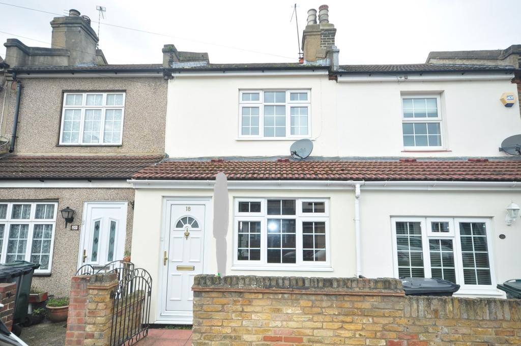 Blenheim Road, Dartford. DA1 2 bed terraced house £1,500 pcm (£346 pw)
